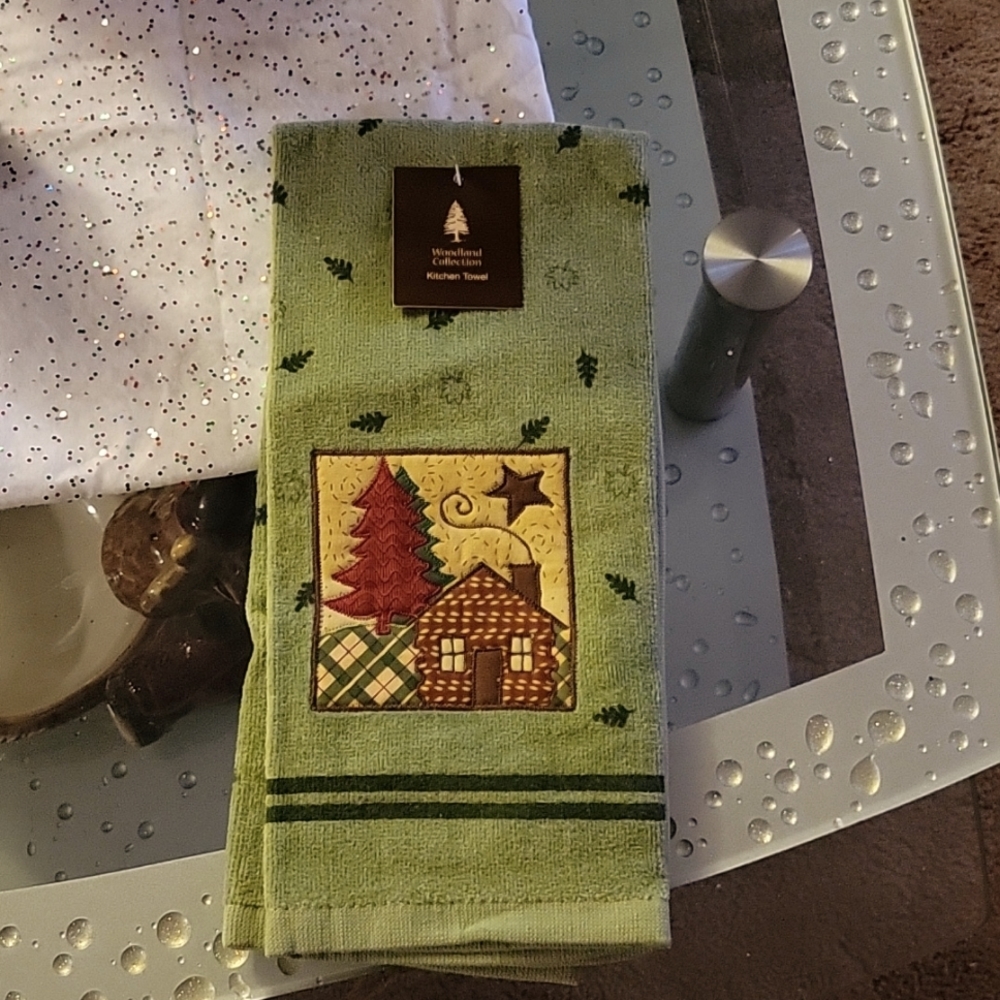 KOHL'S WOODLAND KITCHEN TOWEL